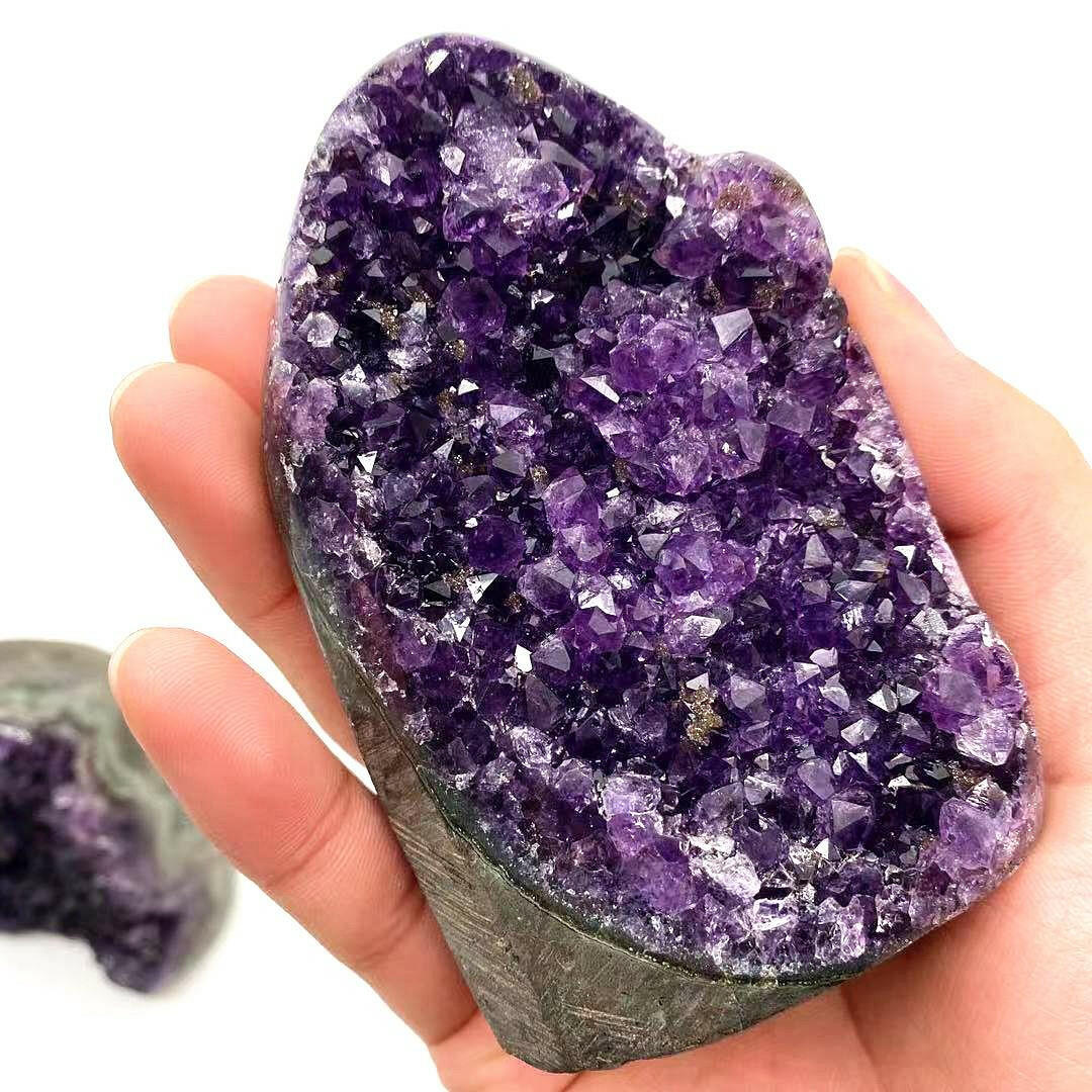 Natural Amethyst Crystal Clusters Geode.