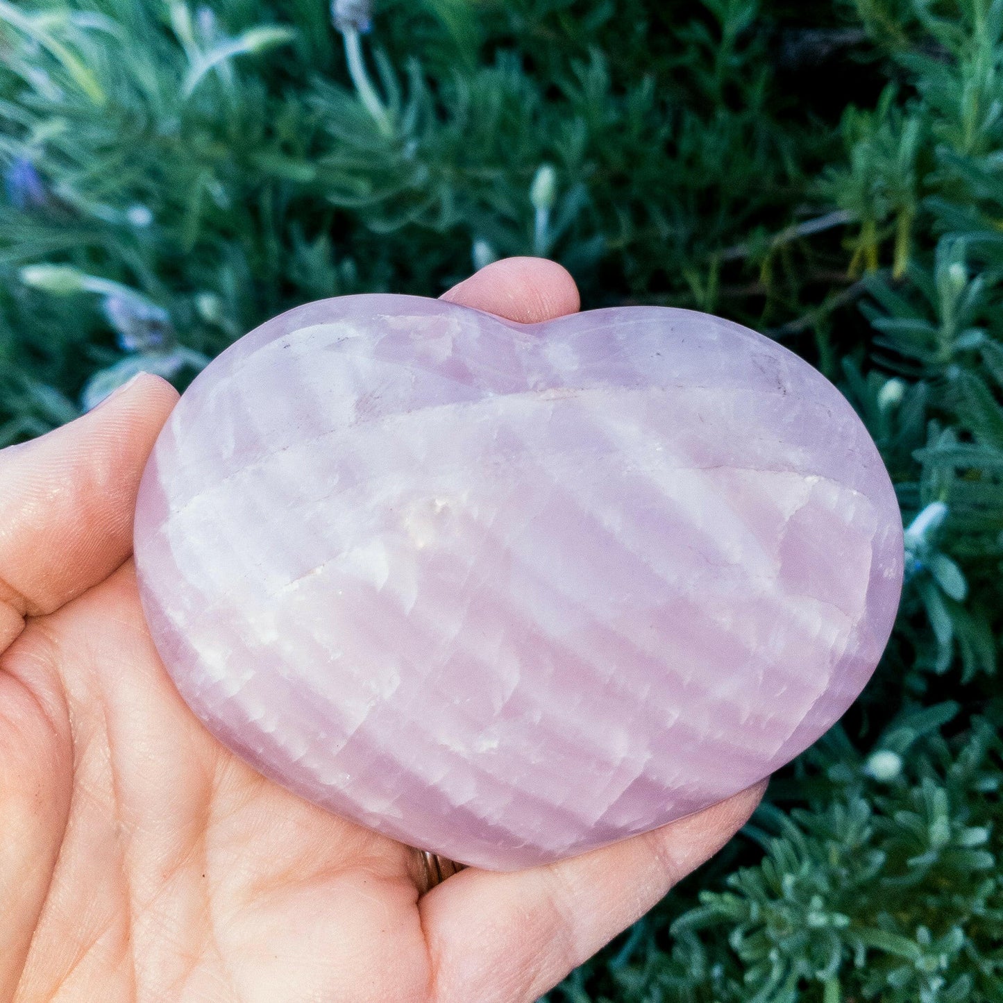 Romantic Serenity Rose Quartz Hearts: A Symbol of Love and Harmony - Perfect for Enhancing Any Space with Gentle Beauty