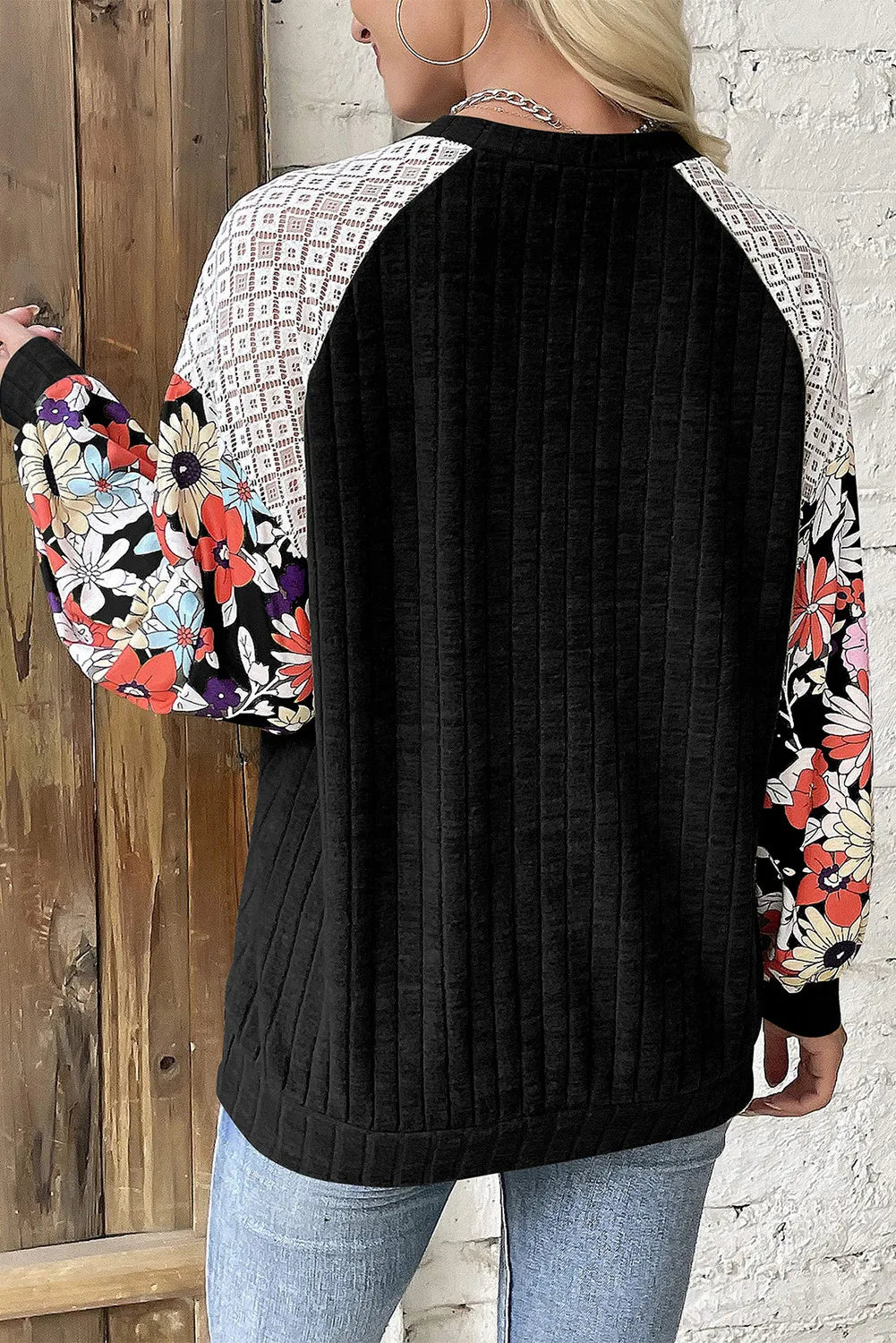 Printed Round Neck Long Sleeve Top.