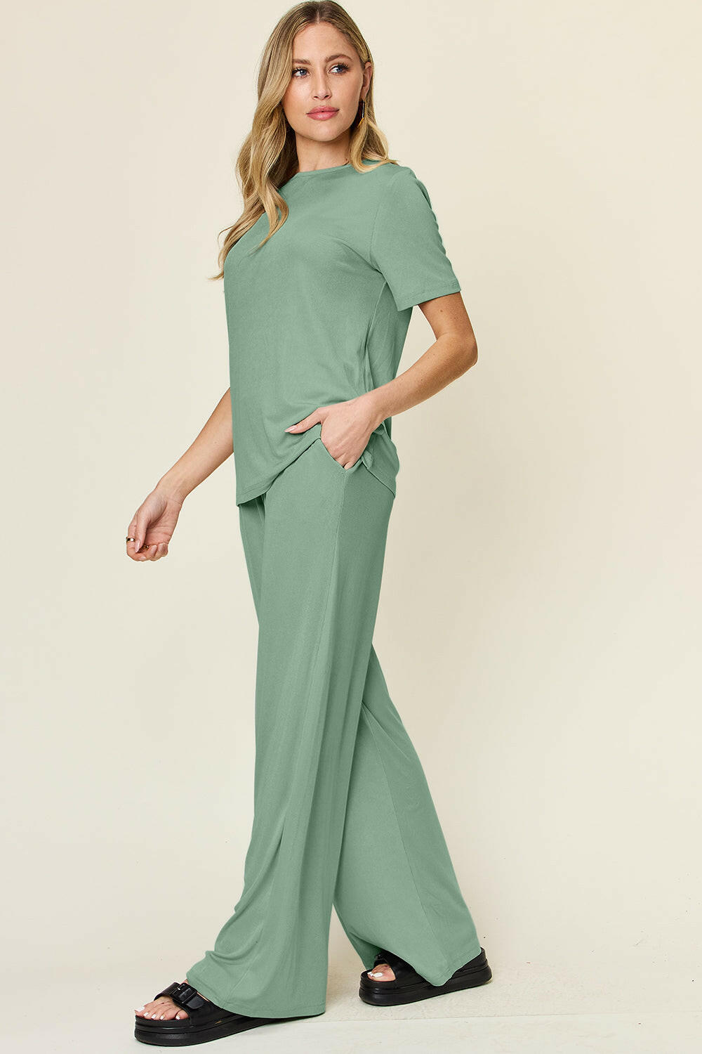 Round Neck Short Sleeve T-Shirt and Wide Leg Pants Set.